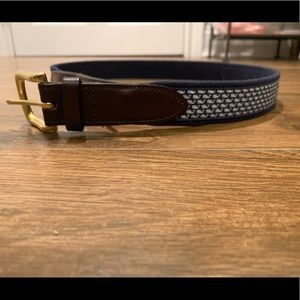 Vineyard vines belt